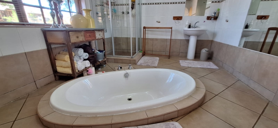 6 Bedroom Property for Sale in Zeerust North West